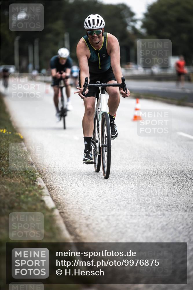 16.08.2026 - KN Förde Triathlon 2026 H.Heesch http://msf.ph/oto/9976875 16.08.2026 11:20:03 Radfahren 314, 315, 321, 329, 368, 369, 390, 417, 439 meine-sportfotos.de