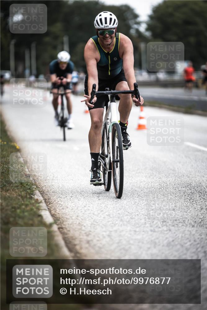 16.08.2026 - KN Förde Triathlon 2026 H.Heesch http://msf.ph/oto/9976877 16.08.2026 11:20:03 Radfahren 314, 315, 321, 329, 368, 369, 390, 417, 439 meine-sportfotos.de