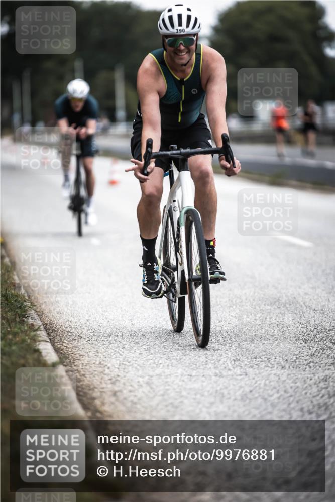 16.08.2026 - KN Förde Triathlon 2026 H.Heesch http://msf.ph/oto/9976881 16.08.2026 11:20:03 Radfahren 314, 315, 321, 329, 368, 369, 390, 417, 439 meine-sportfotos.de