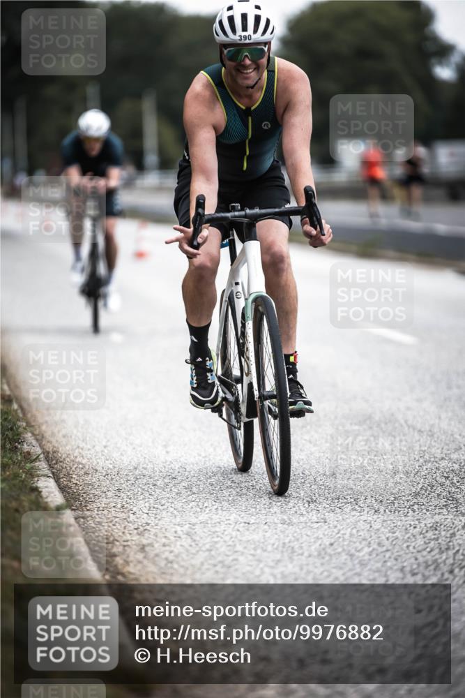 16.08.2026 - KN Förde Triathlon 2026 H.Heesch http://msf.ph/oto/9976882 16.08.2026 11:20:03 Radfahren 314, 315, 321, 329, 368, 369, 390, 417, 439 meine-sportfotos.de