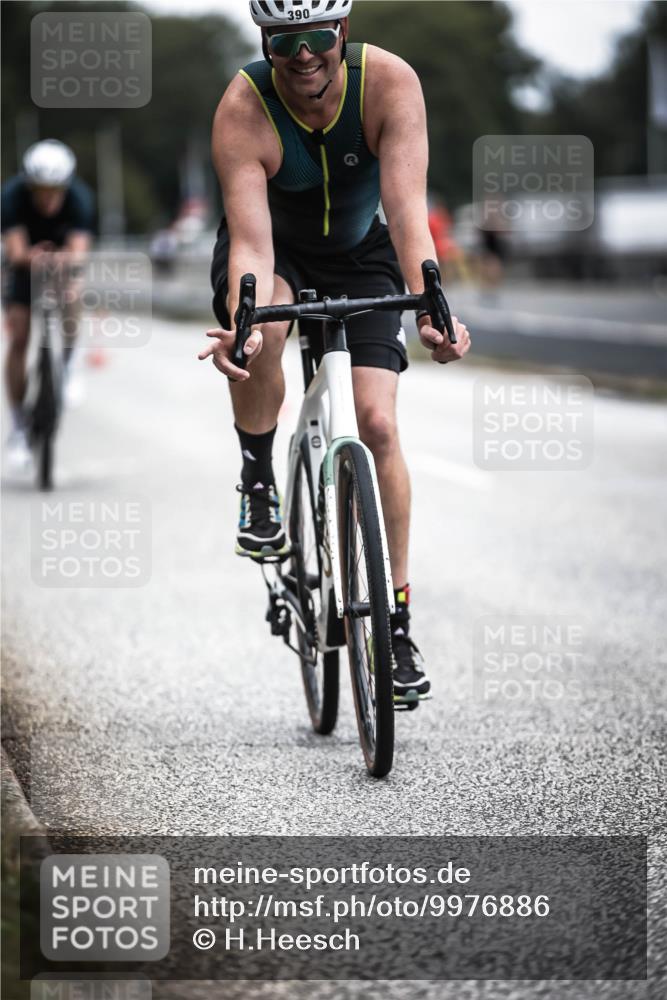 16.08.2026 - KN Förde Triathlon 2026 H.Heesch http://msf.ph/oto/9976886 16.08.2026 11:20:04 Radfahren 314, 315, 321, 329, 368, 369, 390, 417, 439 meine-sportfotos.de