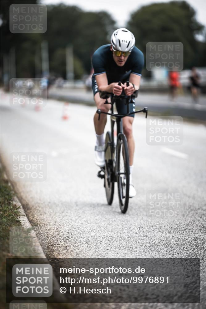 16.08.2026 - KN Förde Triathlon 2026 H.Heesch http://msf.ph/oto/9976891 16.08.2026 11:20:05 Radfahren 314, 315, 325, 329, 368, 390, 439 meine-sportfotos.de