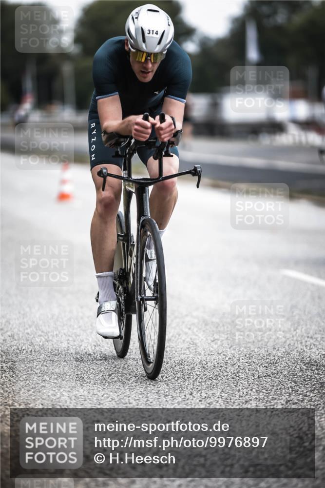 16.08.2026 - KN Förde Triathlon 2026 H.Heesch http://msf.ph/oto/9976897 16.08.2026 11:20:05 Radfahren 314, 315, 325, 329, 368, 390, 439 meine-sportfotos.de