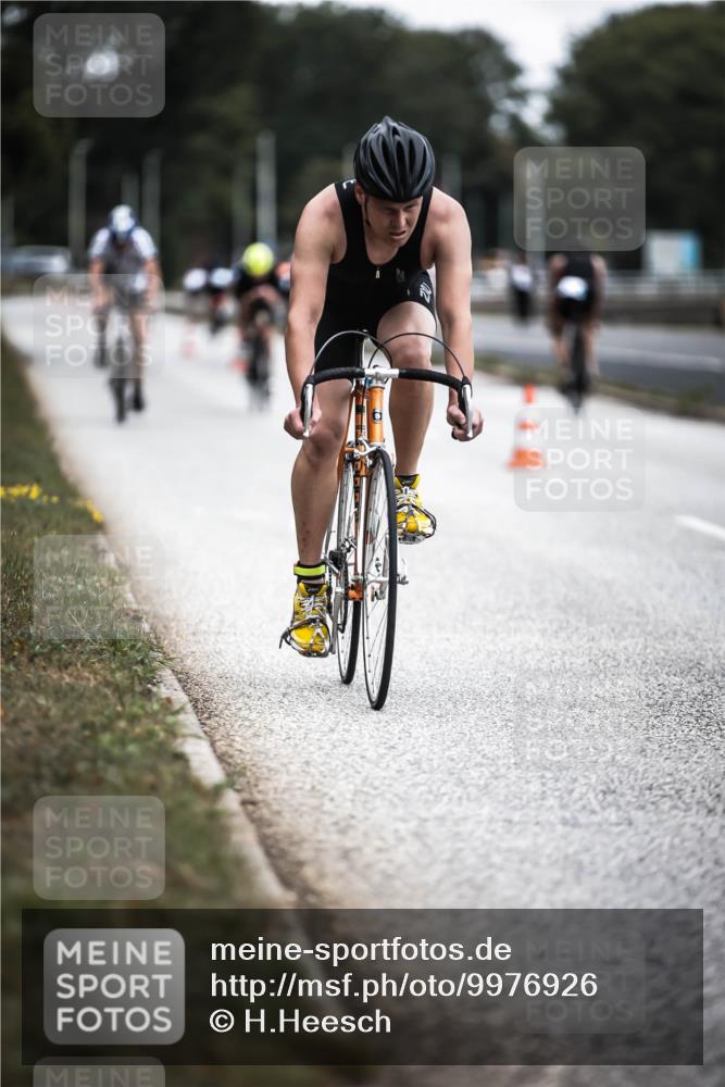 16.08.2026 - KN Förde Triathlon 2026 H.Heesch http://msf.ph/oto/9976926 16.08.2026 11:20:19 Radfahren 221, 301, 306 meine-sportfotos.de