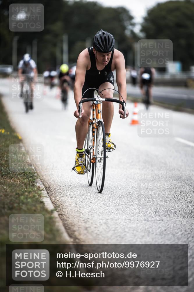 16.08.2026 - KN Förde Triathlon 2026 H.Heesch http://msf.ph/oto/9976927 16.08.2026 11:20:19 Radfahren 221, 301, 306 meine-sportfotos.de