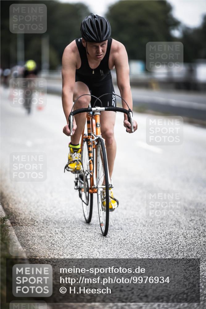16.08.2026 - KN Förde Triathlon 2026 H.Heesch http://msf.ph/oto/9976934 16.08.2026 11:20:19 Radfahren 221, 301, 306 meine-sportfotos.de