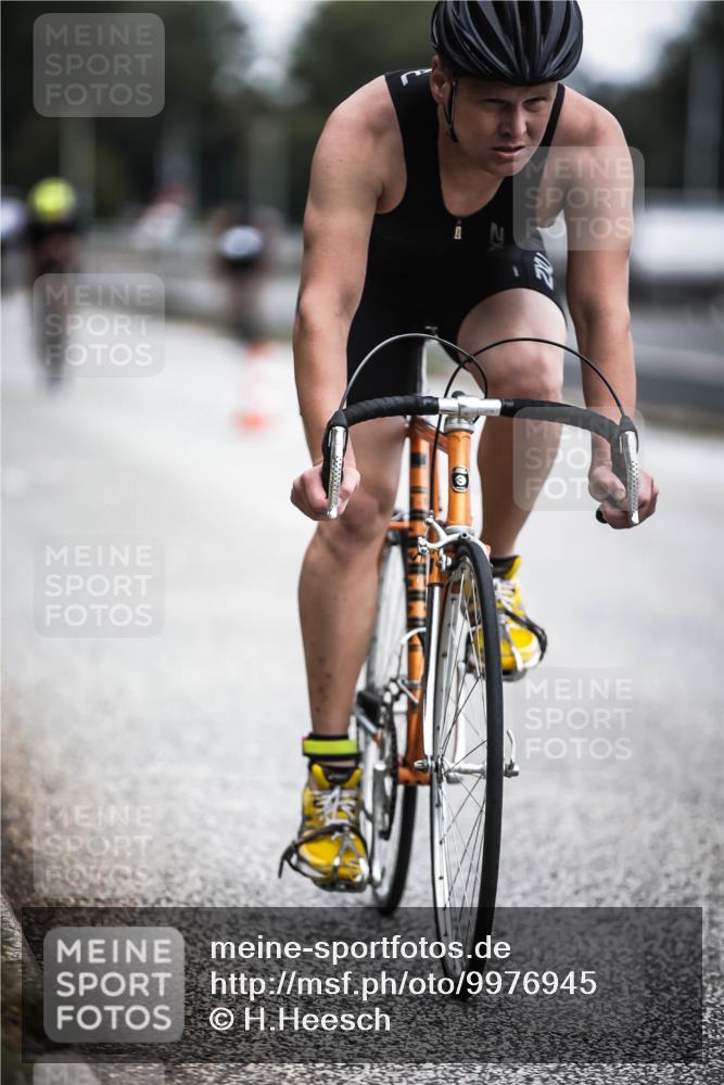 16.08.2026 - KN Förde Triathlon 2026 H.Heesch http://msf.ph/oto/9976945 16.08.2026 11:20:20 Radfahren 221, 301, 306 meine-sportfotos.de