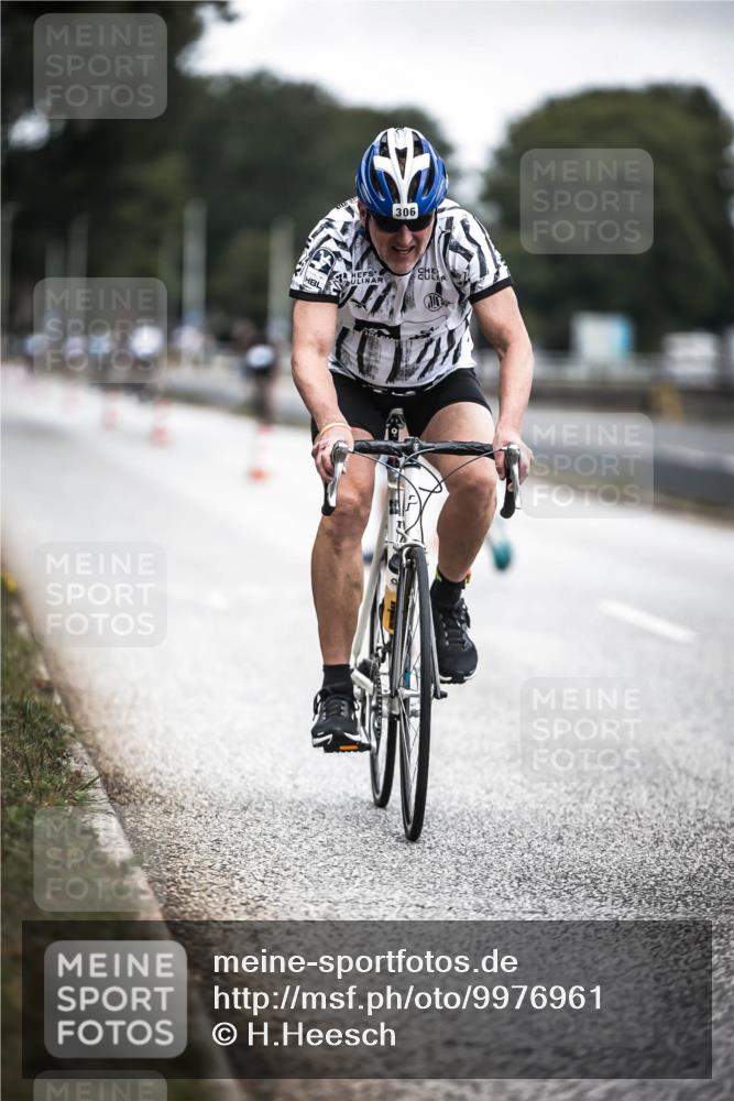 16.08.2026 - KN Förde Triathlon 2026 H.Heesch http://msf.ph/oto/9976961 16.08.2026 11:20:22 Radfahren 221, 301, 306 meine-sportfotos.de