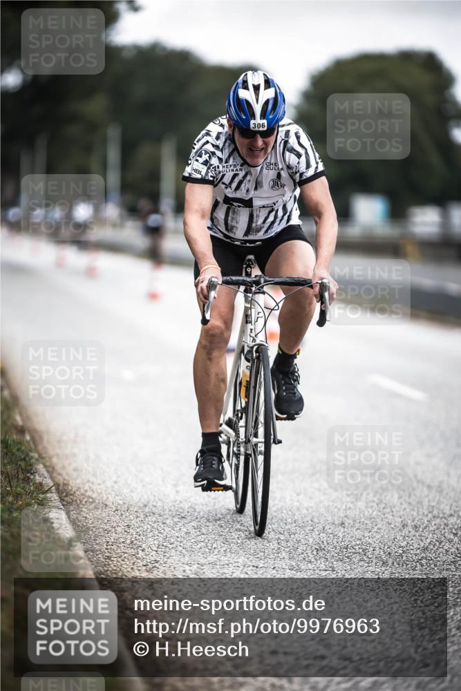 16.08.2026 - KN Förde Triathlon 2026 H.Heesch http://msf.ph/oto/9976963 16.08.2026 11:20:22 Radfahren 221, 301, 306 meine-sportfotos.de