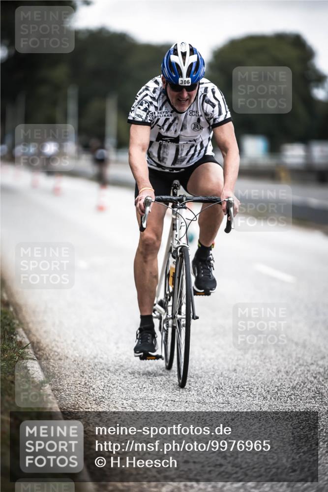 16.08.2026 - KN Förde Triathlon 2026 H.Heesch http://msf.ph/oto/9976965 16.08.2026 11:20:23 Radfahren 221, 306 meine-sportfotos.de