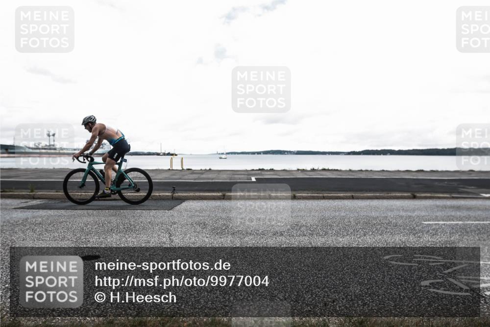 16.08.2026 - KN Förde Triathlon 2026 H.Heesch http://msf.ph/oto/9977004 16.08.2026 11:32:17 Radfahren 342, 364, 393, 394, 400 meine-sportfotos.de