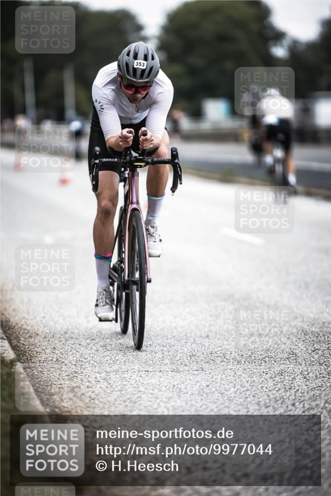 16.08.2026 - KN Förde Triathlon 2026 H.Heesch http://msf.ph/oto/9977044 16.08.2026 11:21:01 Radfahren 316, 353, 364, 379, 386, 410, 411, 430 meine-sportfotos.de