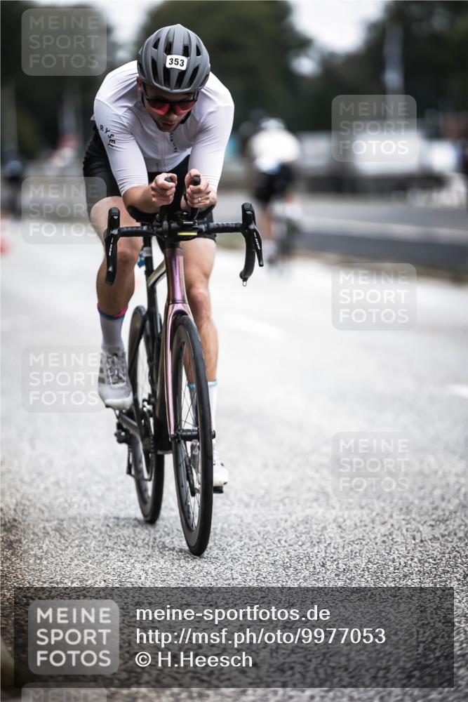 16.08.2026 - KN Förde Triathlon 2026 H.Heesch http://msf.ph/oto/9977053 16.08.2026 11:21:01 Radfahren 316, 353, 364, 379, 386, 410, 411, 430 meine-sportfotos.de