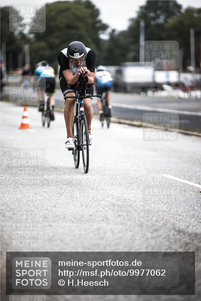 16.08.2026 - KN Förde Triathlon 2026 H.Heesch http://msf.ph/oto/9977062 16.08.2026 11:21:07 Radfahren 310, 316, 392 meine-sportfotos.de