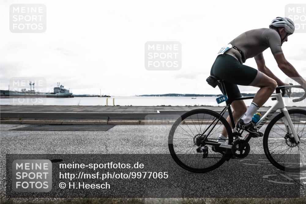 16.08.2026 - KN Förde Triathlon 2026 H.Heesch http://msf.ph/oto/9977065 16.08.2026 11:33:37 Radfahren 316, 388, 403, 409 meine-sportfotos.de