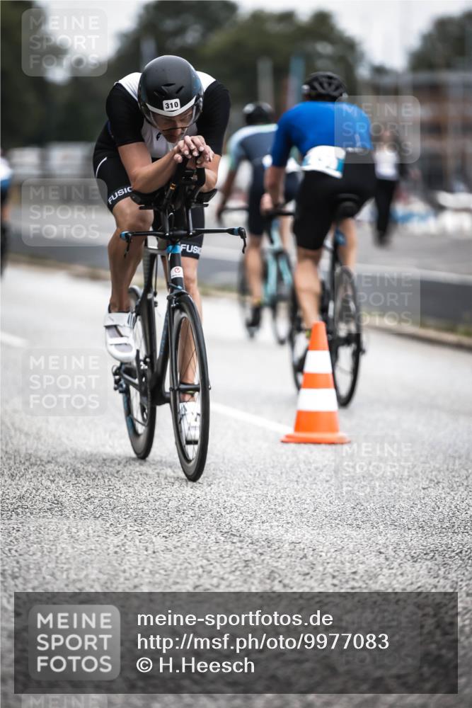 16.08.2026 - KN Förde Triathlon 2026 H.Heesch http://msf.ph/oto/9977083 16.08.2026 11:21:07 Radfahren 310, 316, 392 meine-sportfotos.de