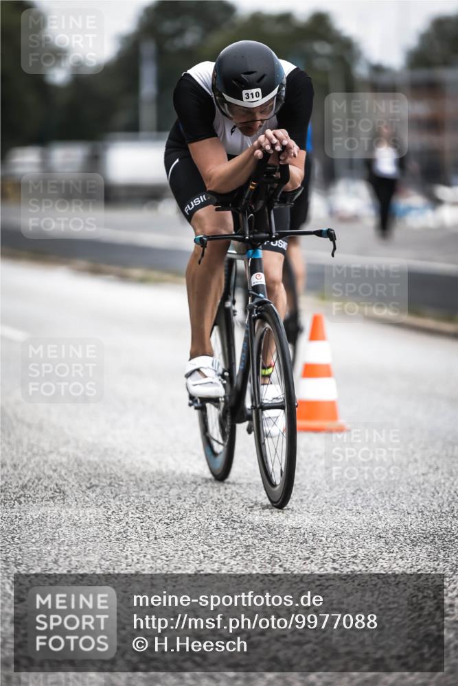 16.08.2026 - KN Förde Triathlon 2026 H.Heesch http://msf.ph/oto/9977088 16.08.2026 11:21:08 Radfahren 310, 316, 338, 392 meine-sportfotos.de