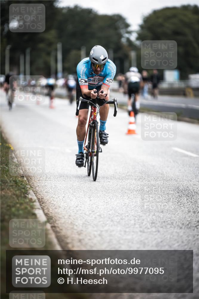 16.08.2026 - KN Förde Triathlon 2026 H.Heesch http://msf.ph/oto/9977095 16.08.2026 11:21:12 Radfahren 320, 338 meine-sportfotos.de