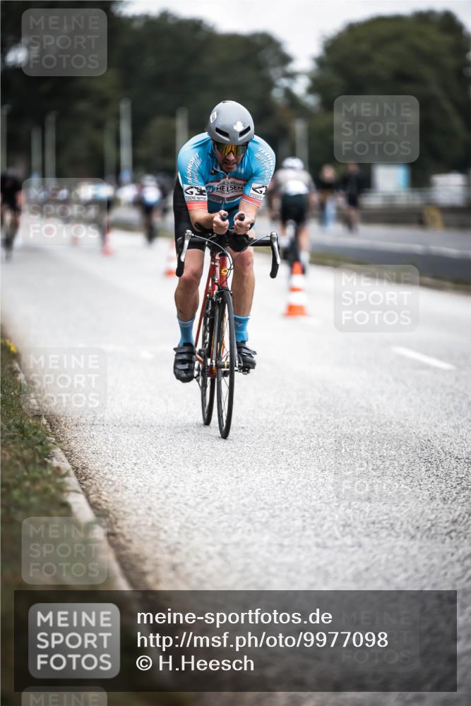 16.08.2026 - KN Förde Triathlon 2026 H.Heesch http://msf.ph/oto/9977098 16.08.2026 11:21:12 Radfahren 320, 338 meine-sportfotos.de