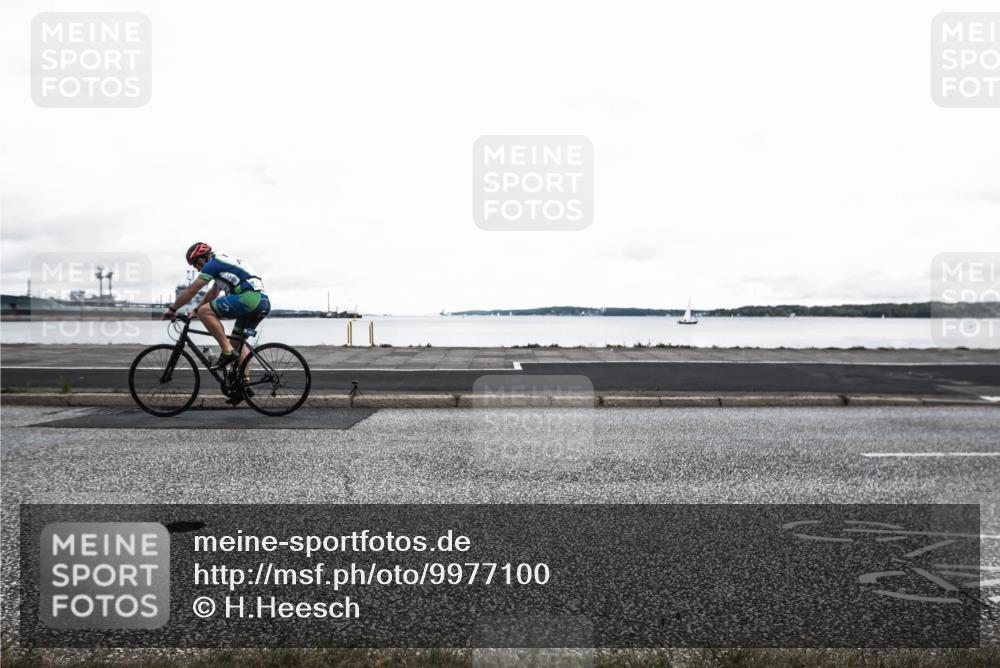 16.08.2026 - KN Förde Triathlon 2026 H.Heesch http://msf.ph/oto/9977100 16.08.2026 11:34:33 Radfahren 370, 385 meine-sportfotos.de