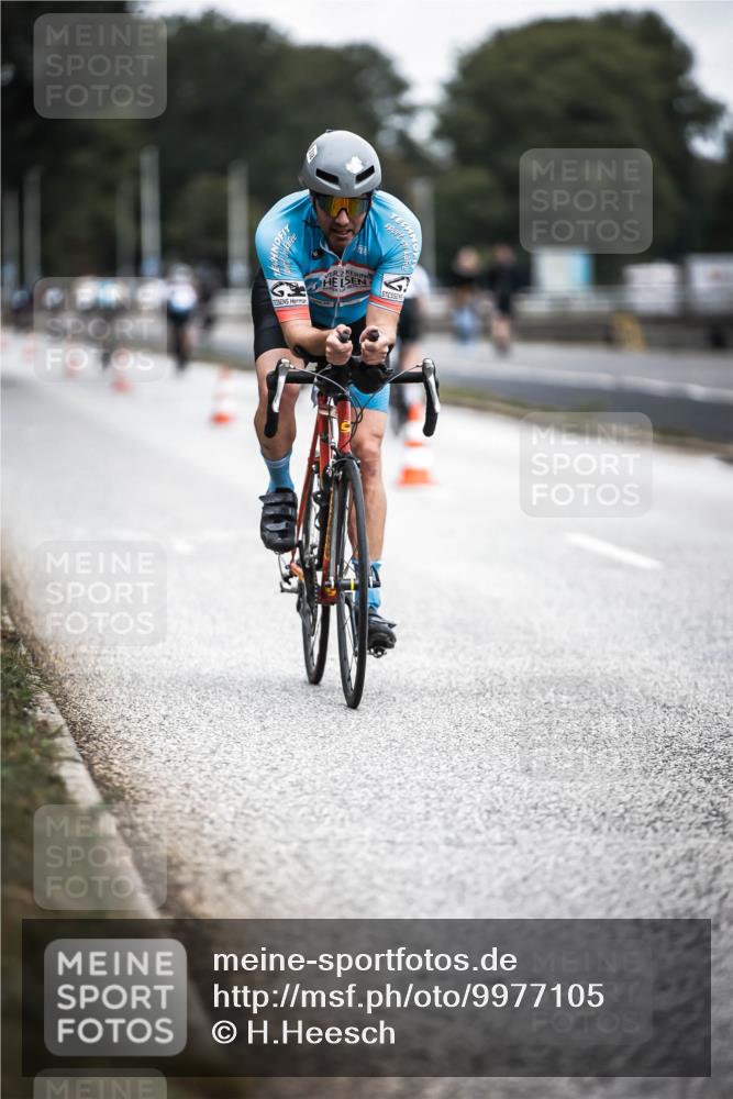 16.08.2026 - KN Förde Triathlon 2026 H.Heesch http://msf.ph/oto/9977105 16.08.2026 11:21:12 Radfahren 320, 338 meine-sportfotos.de