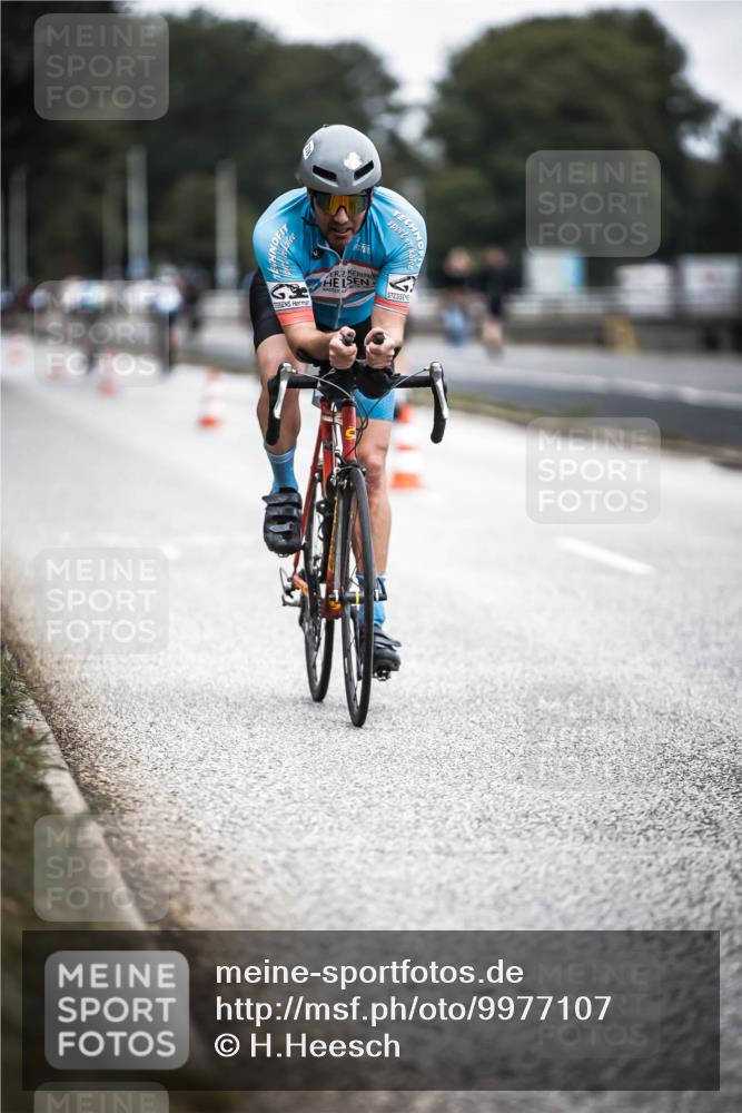 16.08.2026 - KN Förde Triathlon 2026 H.Heesch http://msf.ph/oto/9977107 16.08.2026 11:21:12 Radfahren 320, 338 meine-sportfotos.de
