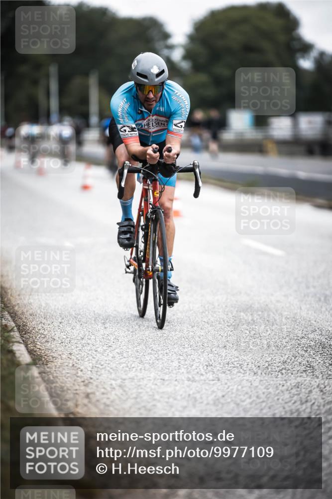 16.08.2026 - KN Förde Triathlon 2026 H.Heesch http://msf.ph/oto/9977109 16.08.2026 11:21:12 Radfahren 320, 338 meine-sportfotos.de