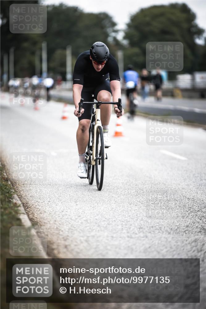 16.08.2026 - KN Förde Triathlon 2026 H.Heesch http://msf.ph/oto/9977135 16.08.2026 11:21:17 Radfahren 312, 320 meine-sportfotos.de