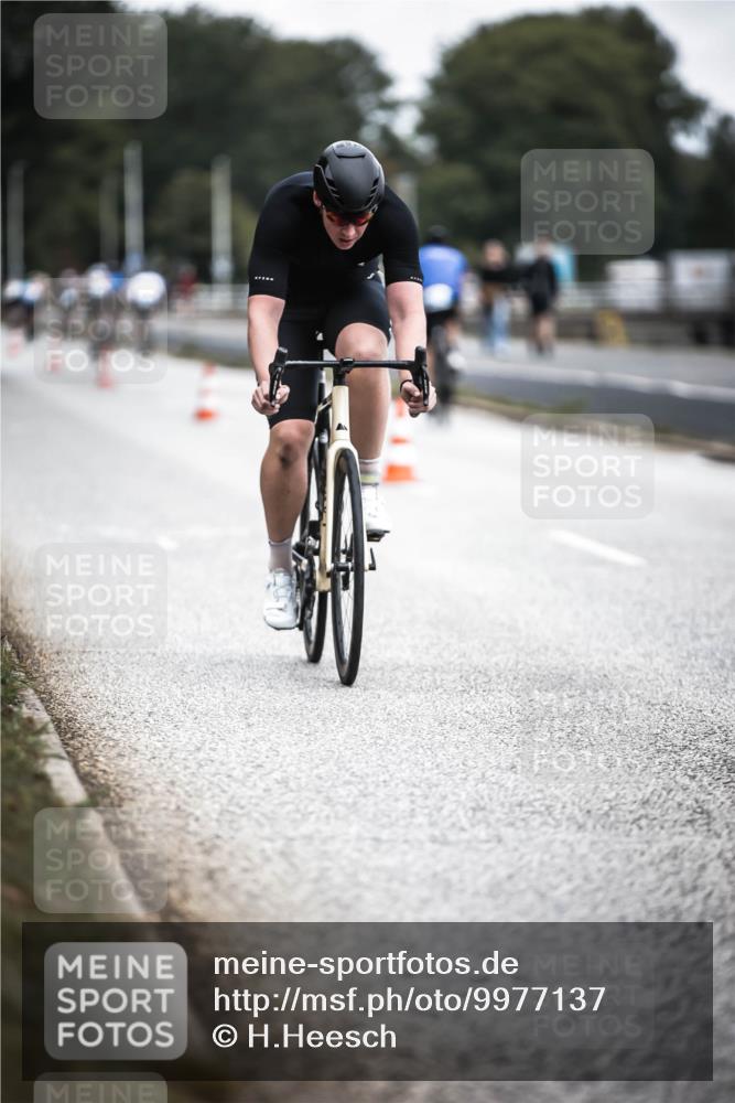 16.08.2026 - KN Förde Triathlon 2026 H.Heesch http://msf.ph/oto/9977137 16.08.2026 11:21:17 Radfahren 312, 320 meine-sportfotos.de