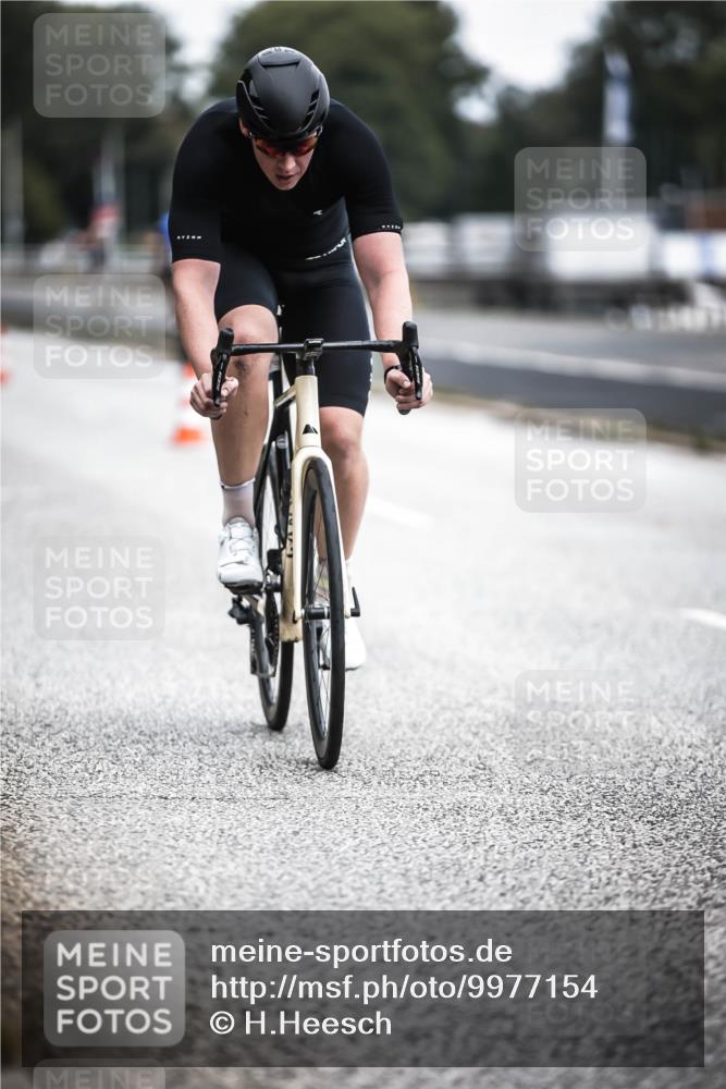 16.08.2026 - KN Förde Triathlon 2026 H.Heesch http://msf.ph/oto/9977154 16.08.2026 11:21:18 Radfahren 312, 320 meine-sportfotos.de