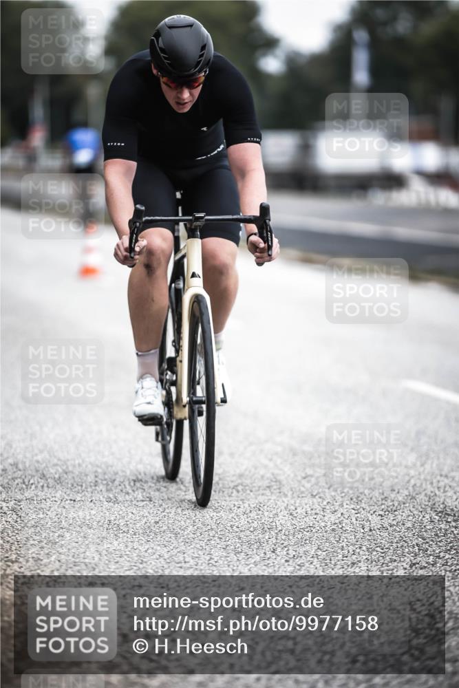 16.08.2026 - KN Förde Triathlon 2026 H.Heesch http://msf.ph/oto/9977158 16.08.2026 11:21:18 Radfahren 312, 320 meine-sportfotos.de