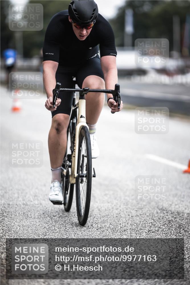 16.08.2026 - KN Förde Triathlon 2026 H.Heesch http://msf.ph/oto/9977163 16.08.2026 11:21:18 Radfahren 312, 320 meine-sportfotos.de