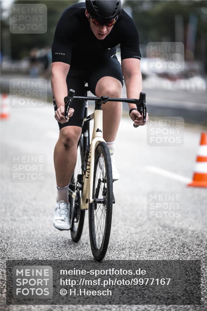 16.08.2026 - KN Förde Triathlon 2026 H.Heesch http://msf.ph/oto/9977167 16.08.2026 11:21:18 Radfahren 312, 320 meine-sportfotos.de