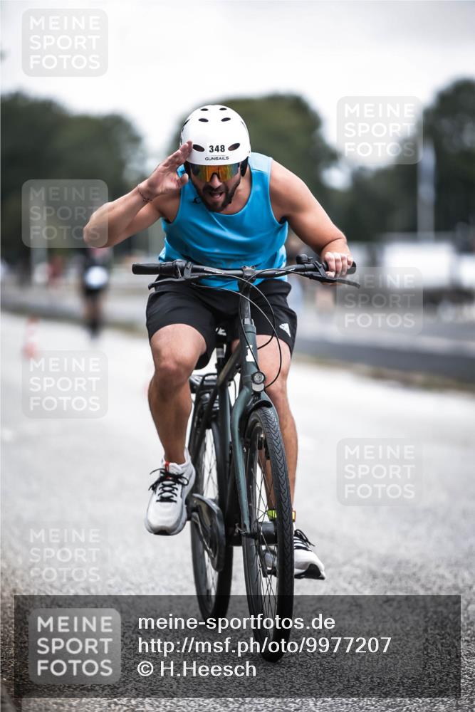 16.08.2026 - KN Förde Triathlon 2026 H.Heesch http://msf.ph/oto/9977207 16.08.2026 11:21:27 Radfahren 348, 394, 424 meine-sportfotos.de