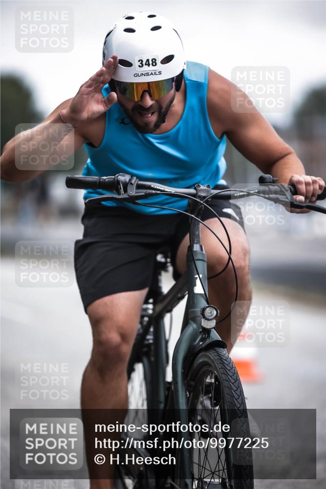 16.08.2026 - KN Förde Triathlon 2026 H.Heesch http://msf.ph/oto/9977225 16.08.2026 11:21:27 Radfahren 348, 394, 424 meine-sportfotos.de