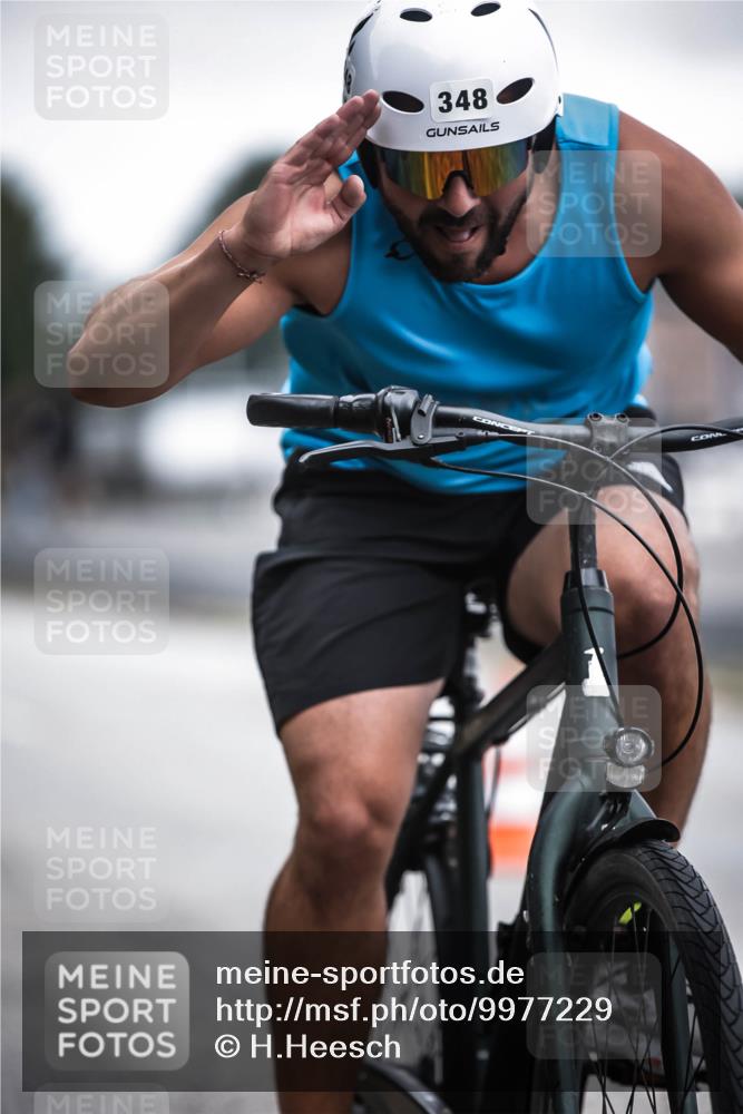 16.08.2026 - KN Förde Triathlon 2026 H.Heesch http://msf.ph/oto/9977229 16.08.2026 11:21:27 Radfahren 348, 394, 424 meine-sportfotos.de