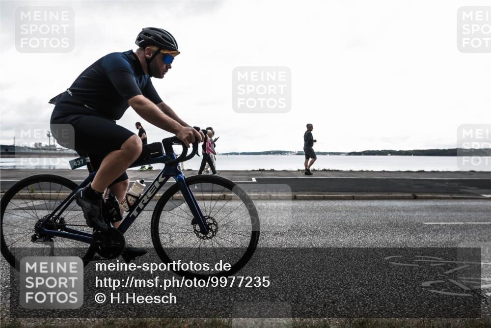 16.08.2026 - KN Förde Triathlon 2026 H.Heesch http://msf.ph/oto/9977235 16.08.2026 11:38:14 Radfahren 349, 353, 384, 437, 803 meine-sportfotos.de