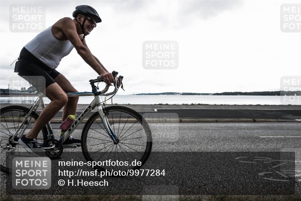 16.08.2026 - KN Förde Triathlon 2026 H.Heesch http://msf.ph/oto/9977284 16.08.2026 11:40:04 Radfahren 402, 417, 427 meine-sportfotos.de