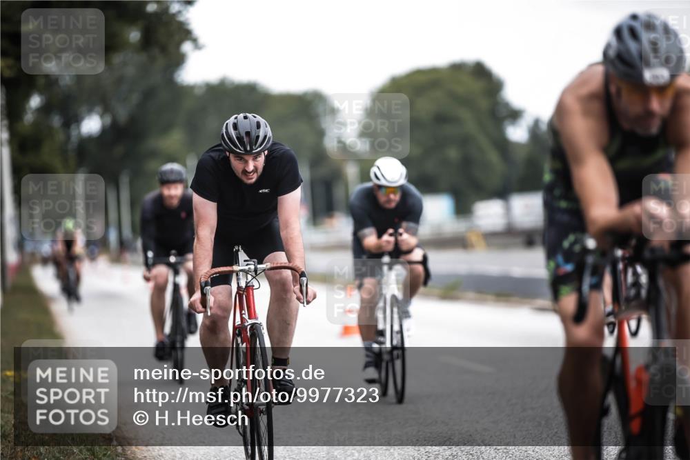 16.08.2026 - KN Förde Triathlon 2026 H.Heesch http://msf.ph/oto/9977323 16.08.2026 11:21:45 Radfahren 323, 342, 347, 365, 372, 377 meine-sportfotos.de