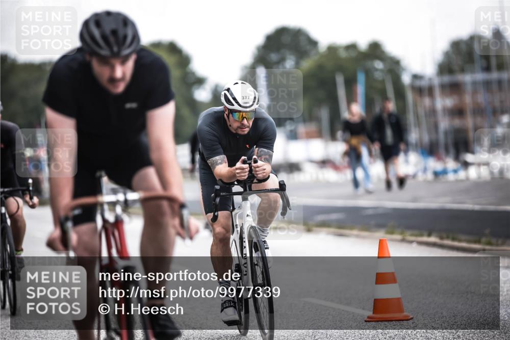 16.08.2026 - KN Förde Triathlon 2026 H.Heesch http://msf.ph/oto/9977339 16.08.2026 11:21:45 Radfahren 323, 342, 347, 365, 372, 377 meine-sportfotos.de