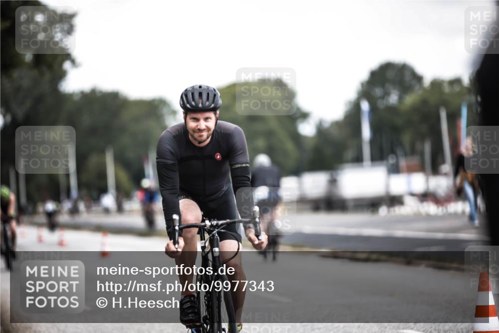 16.08.2026 - KN Förde Triathlon 2026 H.Heesch http://msf.ph/oto/9977343 16.08.2026 11:21:46 Radfahren 342, 347, 365, 372, 377 meine-sportfotos.de