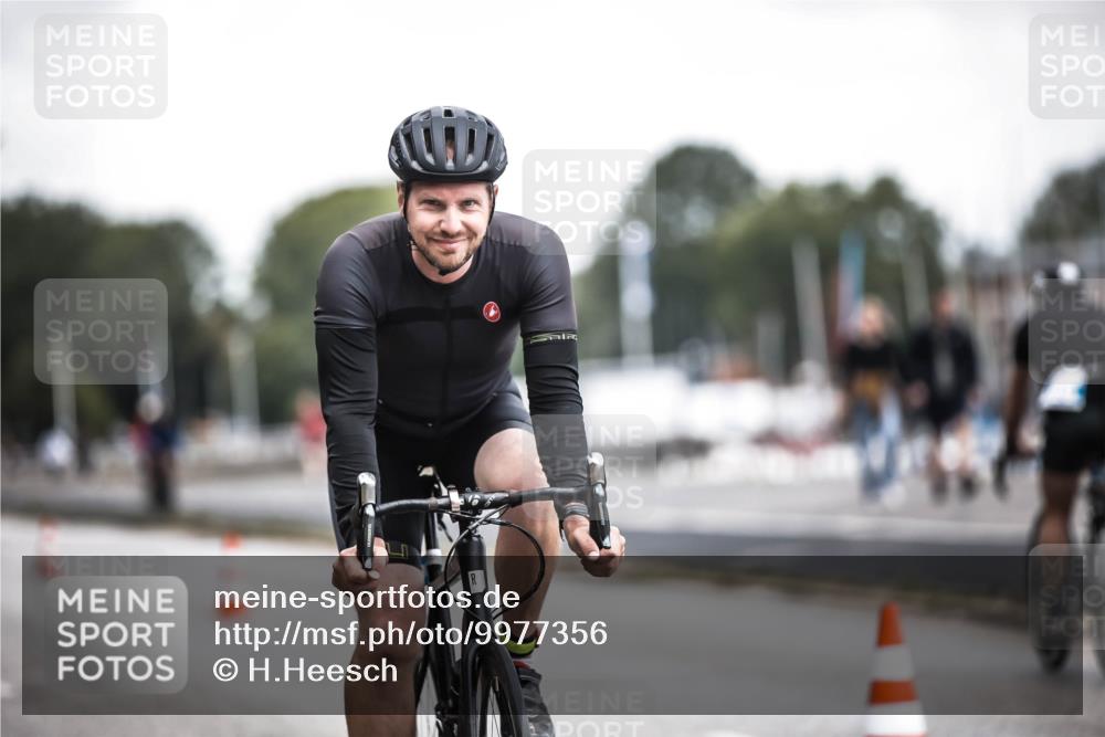 16.08.2026 - KN Förde Triathlon 2026 H.Heesch http://msf.ph/oto/9977356 16.08.2026 11:21:46 Radfahren 342, 347, 365, 372, 377 meine-sportfotos.de