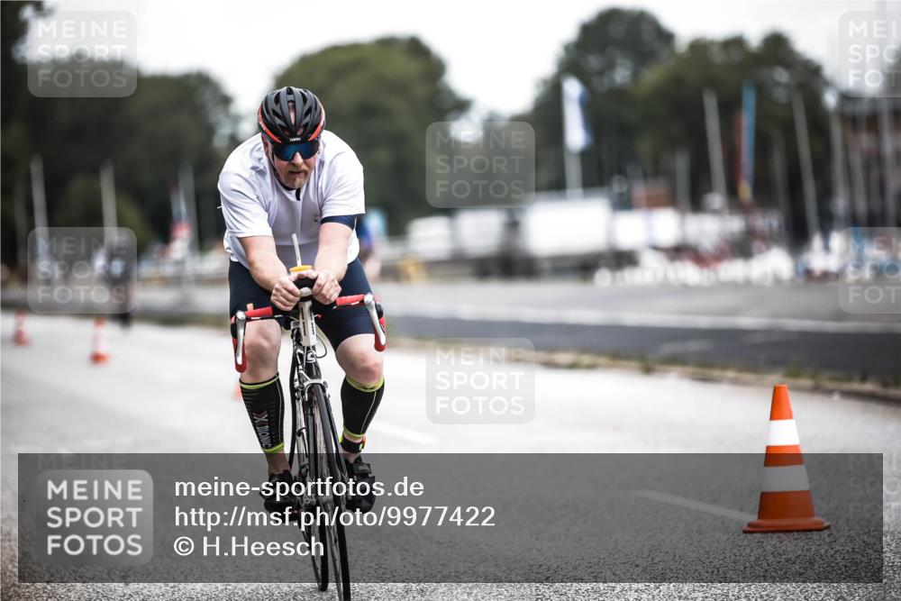 16.08.2026 - KN Förde Triathlon 2026 H.Heesch http://msf.ph/oto/9977422 16.08.2026 11:21:51 Radfahren 372, 391, 438 meine-sportfotos.de