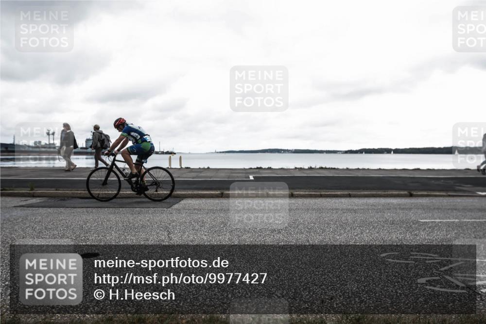 16.08.2026 - KN Förde Triathlon 2026 H.Heesch http://msf.ph/oto/9977427 16.08.2026 11:45:22 Radfahren 370, 375 meine-sportfotos.de
