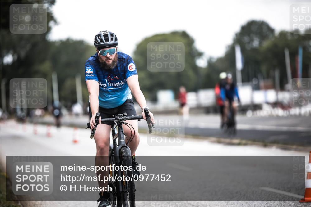 16.08.2026 - KN Förde Triathlon 2026 H.Heesch http://msf.ph/oto/9977452 16.08.2026 11:21:54 Radfahren 391, 438 meine-sportfotos.de