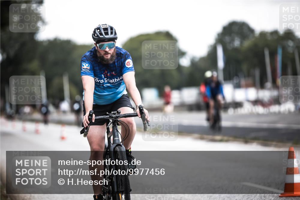 16.08.2026 - KN Förde Triathlon 2026 H.Heesch http://msf.ph/oto/9977456 16.08.2026 11:21:54 Radfahren 391, 438 meine-sportfotos.de