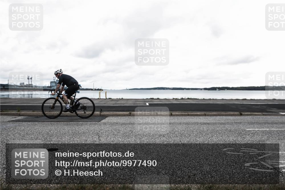16.08.2026 - KN Förde Triathlon 2026 H.Heesch http://msf.ph/oto/9977490 16.08.2026 11:48:53 Radfahren 402, 415 meine-sportfotos.de