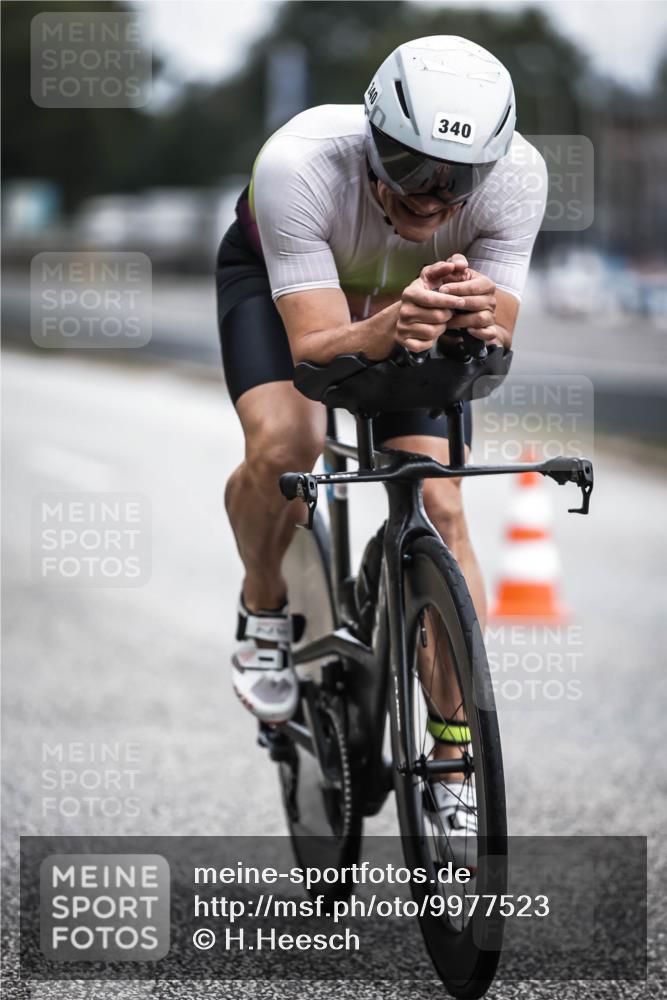 16.08.2026 - KN Förde Triathlon 2026 H.Heesch http://msf.ph/oto/9977523 16.08.2026 11:22:03 Radfahren 340, 376, 393, 401 meine-sportfotos.de