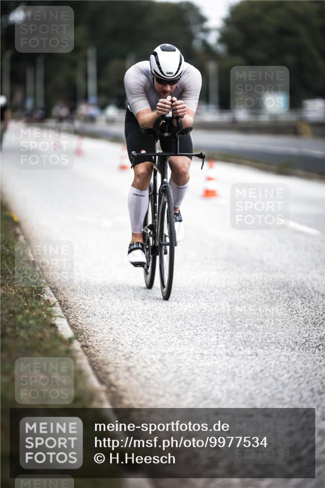 16.08.2026 - KN Förde Triathlon 2026 H.Heesch http://msf.ph/oto/9977534 16.08.2026 11:22:10 Radfahren 321 meine-sportfotos.de