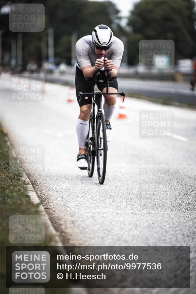 16.08.2026 - KN Förde Triathlon 2026 H.Heesch http://msf.ph/oto/9977536 16.08.2026 11:22:10 Radfahren 321 meine-sportfotos.de